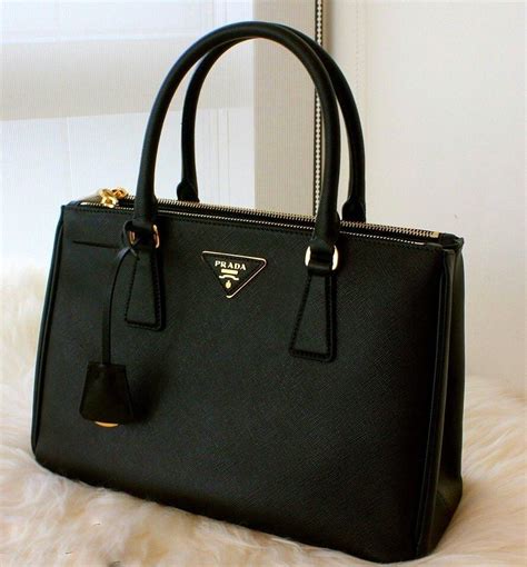 precio bolsa prada negra|bolsas de prada mujer.